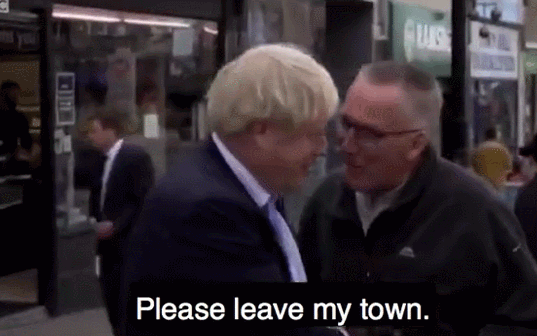 英国首相与一男子在街头“吵起来” 结果被“怼”得结巴连连